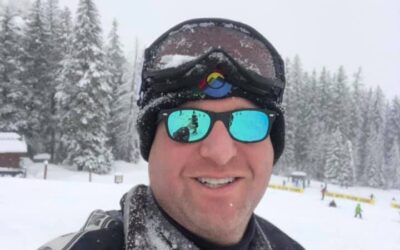 Polis relates to little people, brags of successful $5,000 nightly hotel