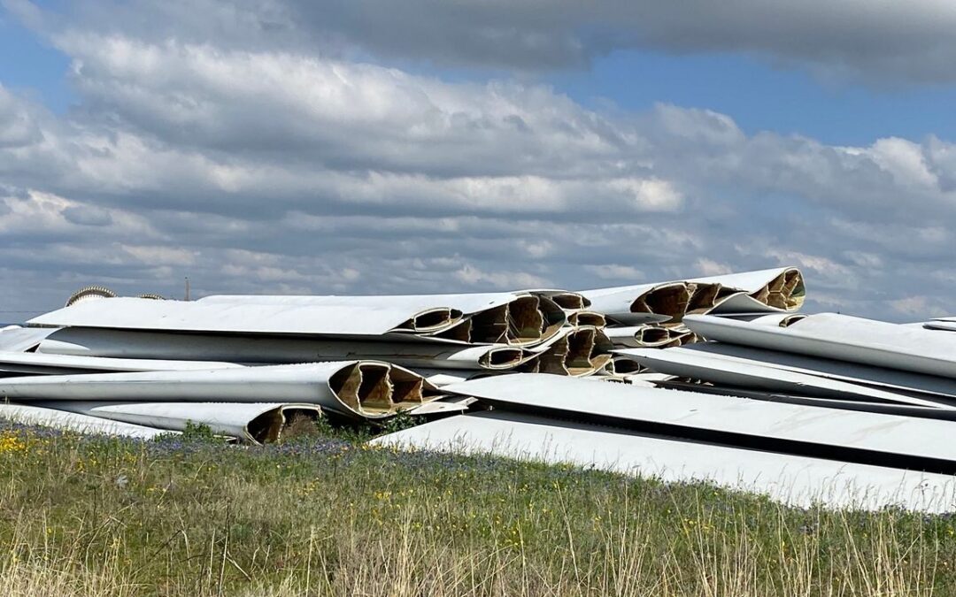 Colorado lawmakers demand Big Wind remove spent turbines from private property